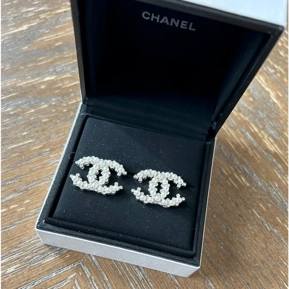 Pearls CC Logo Earrings Luxury .925 Silver - Picture 5 of 5